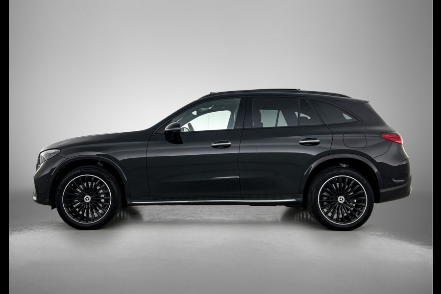Mercedes-Benz GLC 300 e 4MATIC AMG Plug-In Hybride AMG Line | Night Pakket | Panorama Schuif-Kanteldak | Distronic | Parkeerpakket met 360°-camera. Inclusief 24 maanden Mercedes-Benz Certified garantie voor Europa.