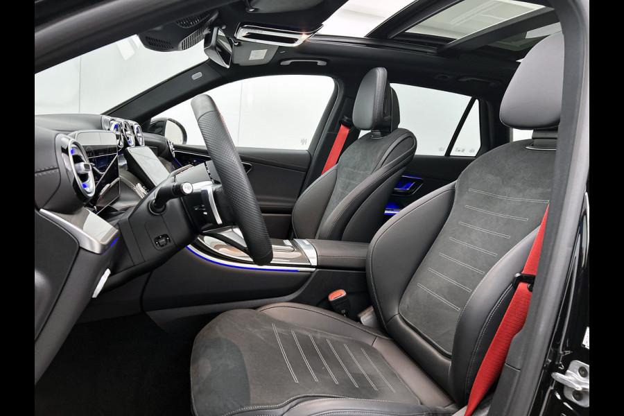 Mercedes-Benz GLC 300 e 4MATIC AMG Plug-In Hybride AMG Line | Night Pakket | Panorama Schuif-Kanteldak | Distronic | Parkeerpakket met 360°-camera. Inclusief 24 maanden Mercedes-Benz Certified garantie voor Europa.