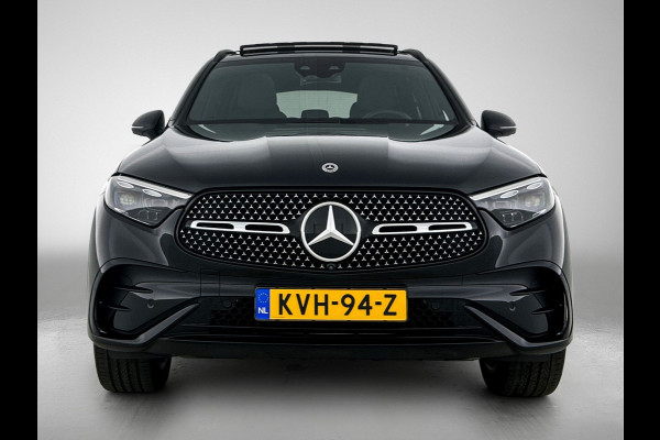 Mercedes-Benz GLC 300 e 4MATIC AMG Plug-In Hybride AMG Line | Night Pakket | Panorama Schuif-Kanteldak | Distronic | Parkeerpakket met 360°-camera. Inclusief 24 maanden Mercedes-Benz Certified garantie voor Europa.