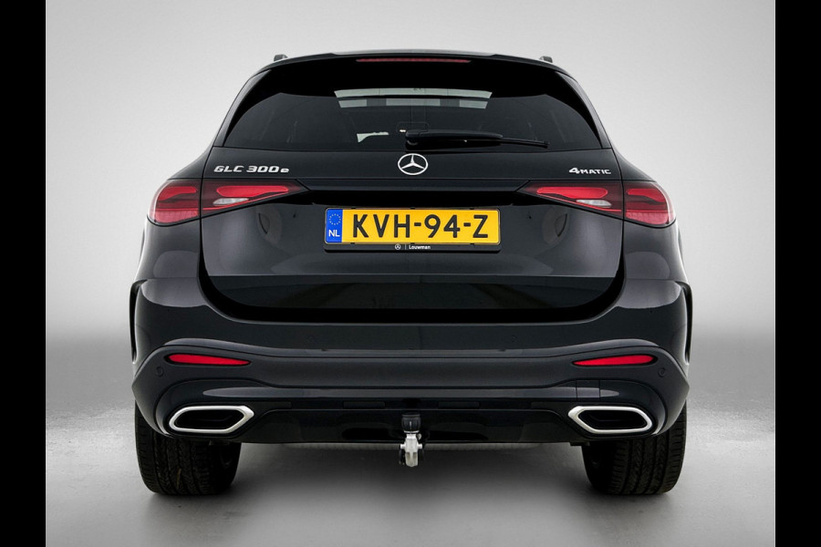 Mercedes-Benz GLC 300 e 4MATIC AMG Plug-In Hybride AMG Line | Night Pakket | Panorama Schuif-Kanteldak | Distronic | Parkeerpakket met 360°-camera. Inclusief 24 maanden Mercedes-Benz Certified garantie voor Europa.
