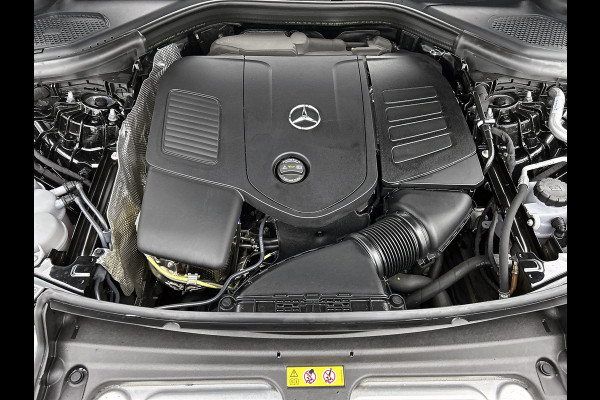 Mercedes-Benz GLC 300 e 4MATIC AMG Plug-In Hybride AMG Line | Night Pakket | Panorama Schuif-Kanteldak | Distronic | Parkeerpakket met 360°-camera. Inclusief 24 maanden Mercedes-Benz Certified garantie voor Europa.