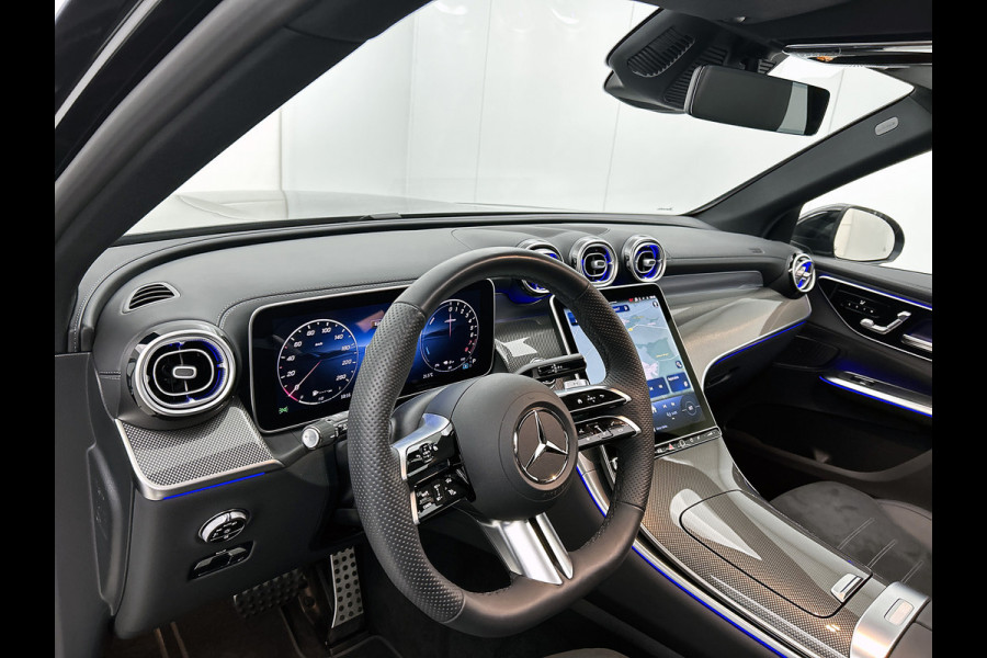 Mercedes-Benz GLC 300 e 4MATIC AMG Plug-In Hybride AMG Line | Night Pakket | Panorama Schuif-Kanteldak | Distronic | Parkeerpakket met 360°-camera. Inclusief 24 maanden Mercedes-Benz Certified garantie voor Europa.
