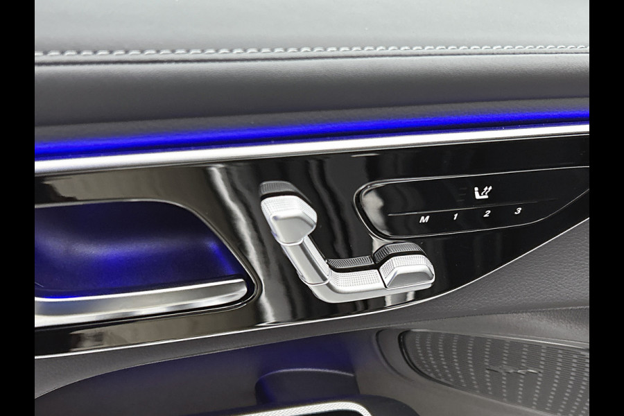Mercedes-Benz GLC 300 e 4MATIC AMG Plug-In Hybride AMG Line | Night Pakket | Panorama Schuif-Kanteldak | Distronic | Parkeerpakket met 360°-camera. Inclusief 24 maanden Mercedes-Benz Certified garantie voor Europa.