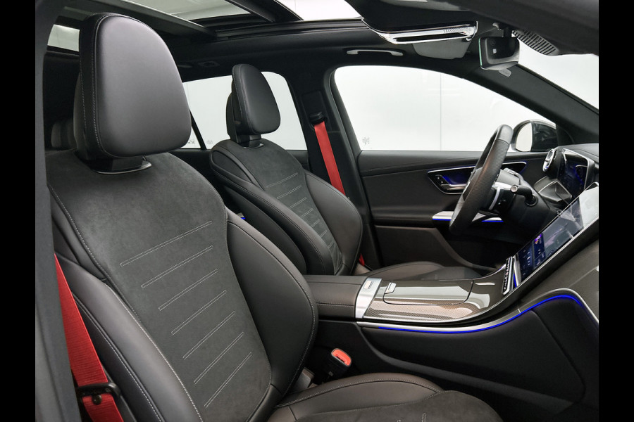 Mercedes-Benz GLC 300 e 4MATIC AMG Plug-In Hybride AMG Line | Night Pakket | Panorama Schuif-Kanteldak | Distronic | Parkeerpakket met 360°-camera. Inclusief 24 maanden Mercedes-Benz Certified garantie voor Europa.