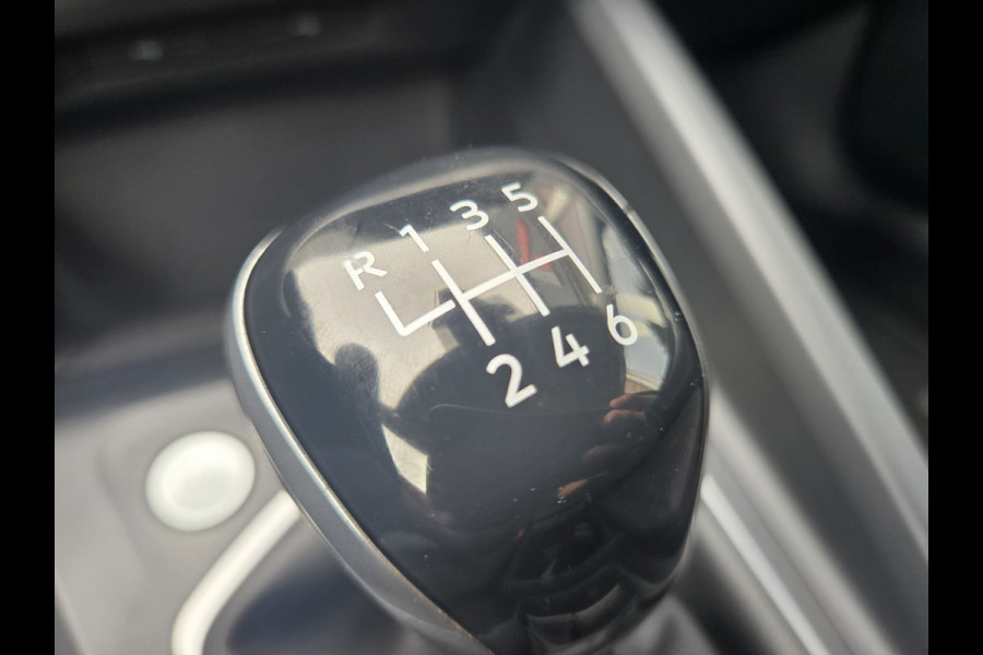 Volkswagen Golf 1.0 TSI Life Business Lesauto! Trekhaak! Nette Staat! Carplay! Navigatie! LED!