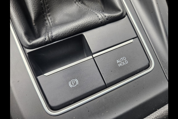 Volkswagen Golf 1.0 TSI Life Business Lesauto! Trekhaak! Nette Staat! Carplay! Navigatie! LED!