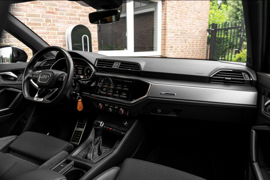 Audi Q3 Sportback 45 TFSI e S Edition 245 PK 3x S-Line SONOS ACC Camera 21'' ABT RSQ3