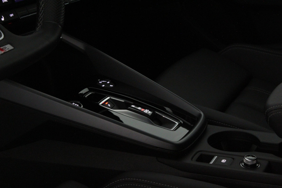 Audi A3 Limousine 30TFSI MHEV S line Sport Edition > District Green/Leer/Full S line/18inch/ACC...