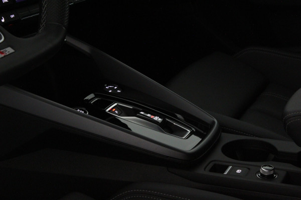 Audi A3 Limousine 30TFSI MHEV S line Sport Edition > District Green/Leer/Full S line/18inch/ACC...
