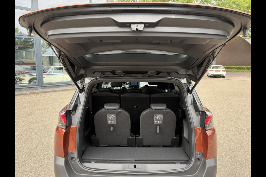 Peugeot 5008 GT HYBRID VAN:33.900,- VOOR:29.877,- UW HERFSTVOORDEEL: 4.023,- | 7 PER. | ADAPT. CRUISE CONTROL | RIJKLAARPRIJS INCL. 12 MND BOVAG GARANTIE|