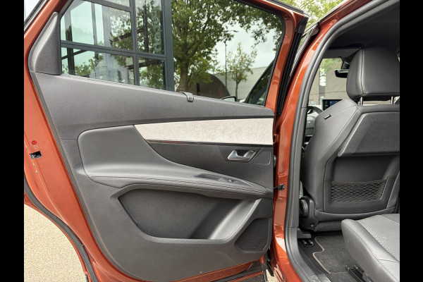 Peugeot 5008 GT HYBRID VAN:33.900,- VOOR:29.877,- UW HERFSTVOORDEEL: 4.023,- | 7 PER. | ADAPT. CRUISE CONTROL | RIJKLAARPRIJS INCL. 12 MND BOVAG GARANTIE|