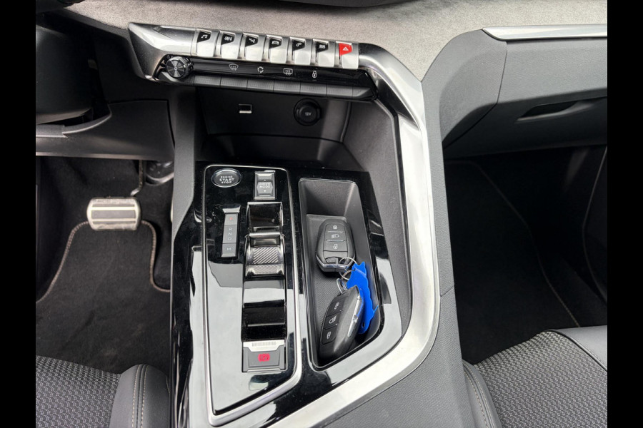 Peugeot 5008 GT HYBRID VAN:33.900,- VOOR:29.877,- UW HERFSTVOORDEEL: 4.023,- | 7 PER. | ADAPT. CRUISE CONTROL | RIJKLAARPRIJS INCL. 12 MND BOVAG GARANTIE|