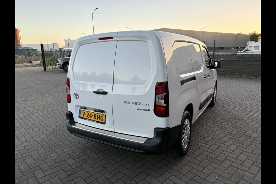 Toyota PROACE CITY Electric 50 kWh Long | 3-pers | Camera | Carplay
