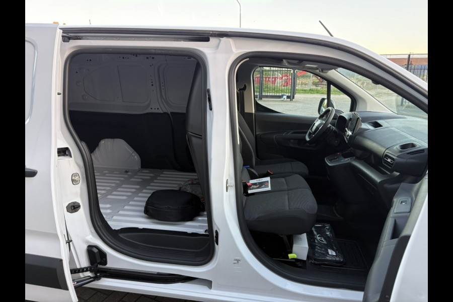Toyota PROACE CITY Electric 50 kWh Long | 3-pers | Camera | Carplay