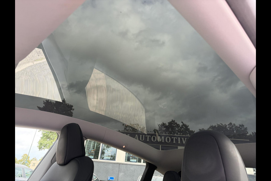 Tesla Model Y Performance AWD 75 kWh VAN 41.900:,- VOOR:39.877,- UW HERFSTVOORDEEL: 2.023,- | SOH 92% RIJKLAAR GELEVERD | TESLA FABRIEKSGARANTIE TOT 5-2027 OF 80.000 | TESLA GARANTIE ACCU + AANDRIJFLIJN T/M 05-2031/ 192.000KM|