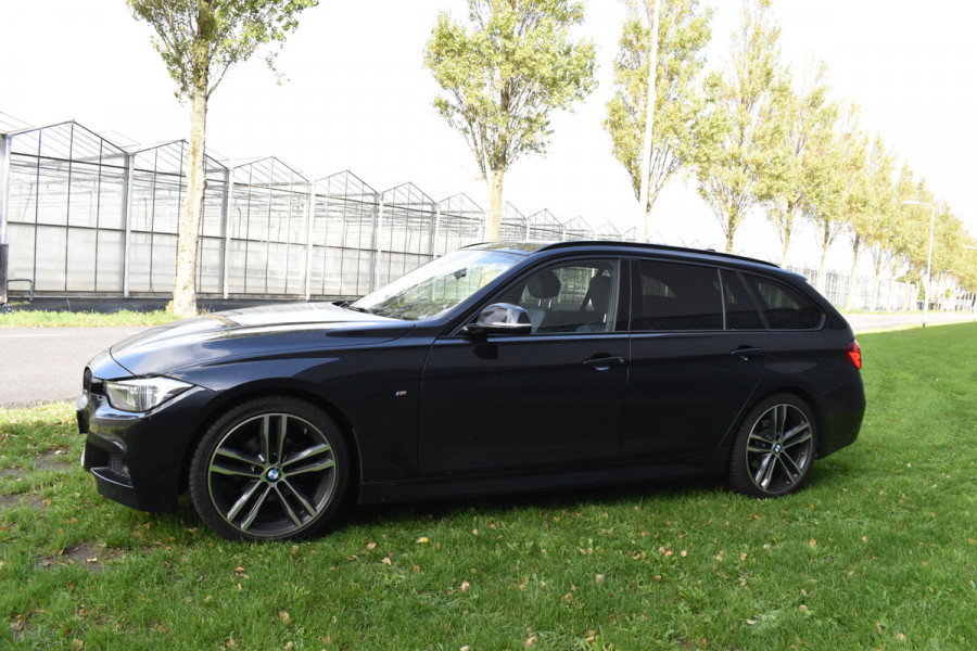 BMW 3 Serie Touring 320i Pano Automaat Leer Navi