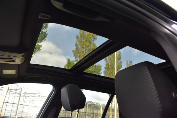 BMW 3 Serie Touring 320i Pano Automaat Leer Navi