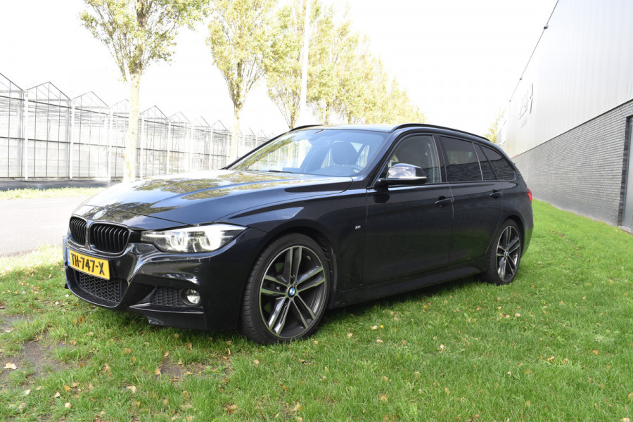 BMW 3 Serie Touring 320i Pano Automaat Leer Navi