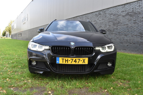 BMW 3 Serie Touring 320i Pano Automaat Leer Navi