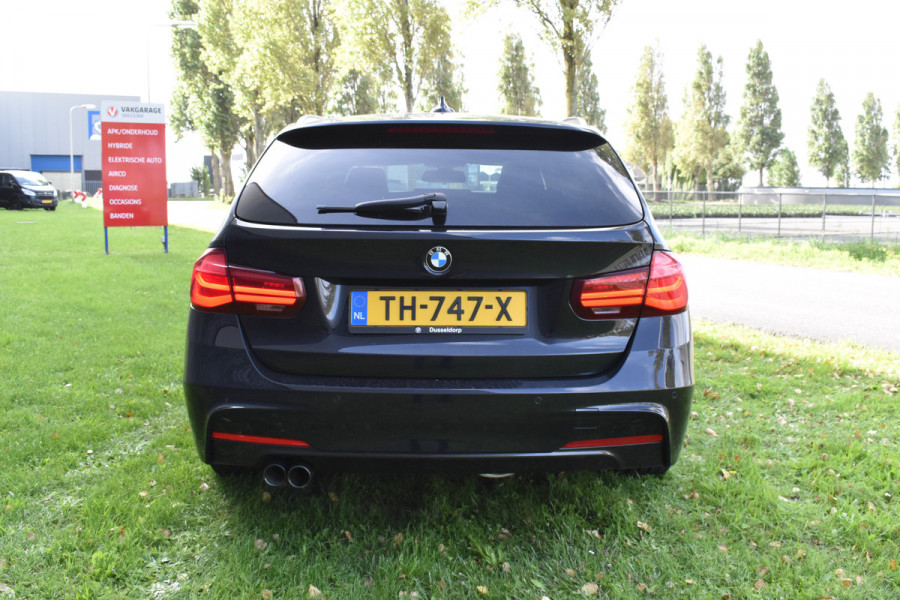 BMW 3 Serie Touring 320i Pano Automaat Leer Navi