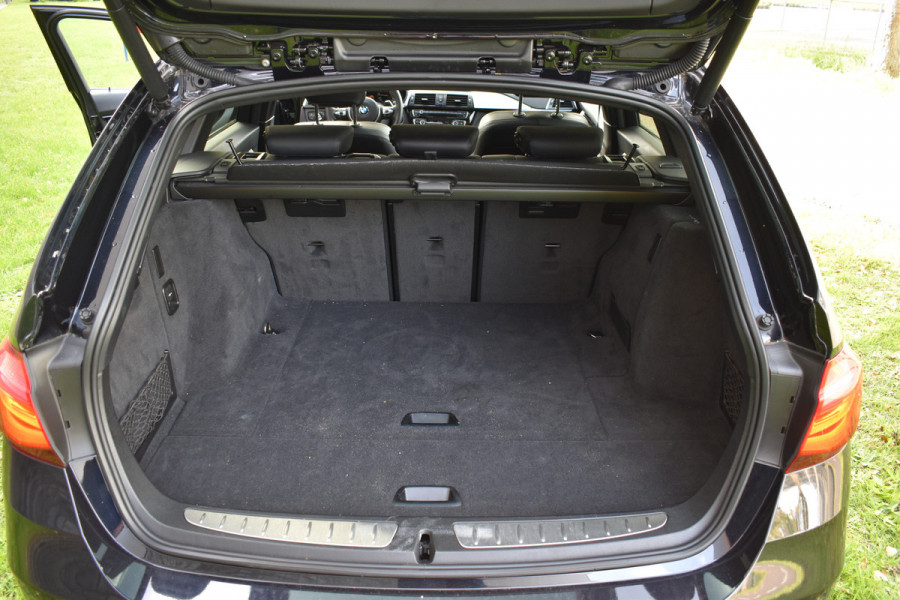 BMW 3 Serie Touring 320i Pano Automaat Leer Navi
