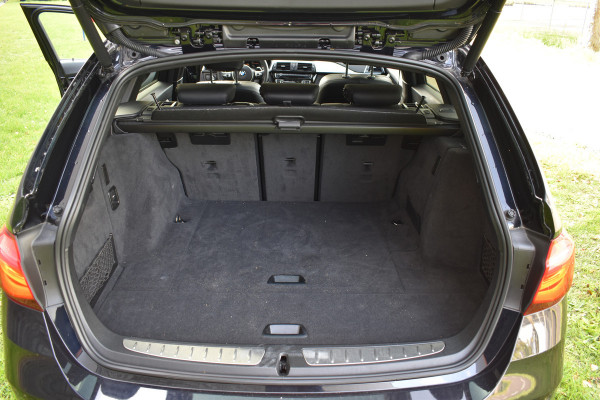 BMW 3 Serie Touring 320i Pano Automaat Leer Navi