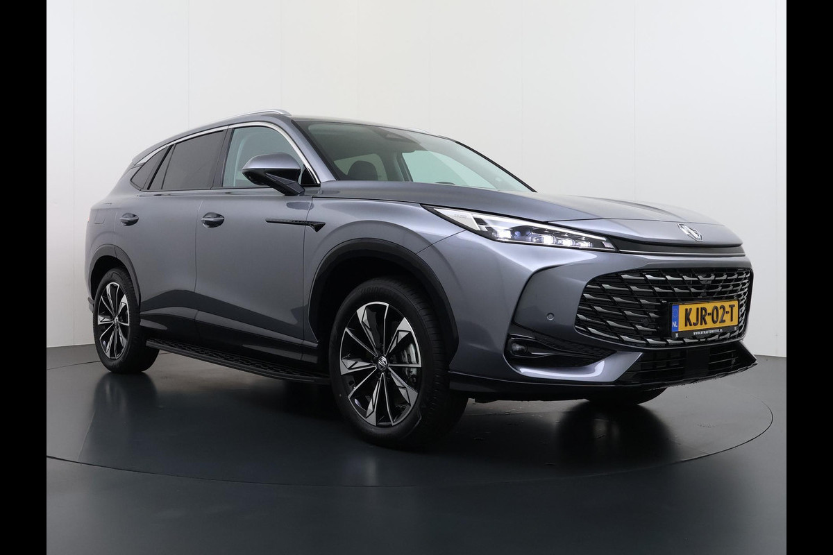 MG MG HS PHEV 1.5 Luxury VAN: € 39.900- VOOR: € 33.330,- UW HERFSTVOORDEEL: € 6.470| PLUG-IN HYBRIDE | 272 PK | NIEUWE AUTO | >1.000 KM TOTAAL BEREIK | 1E REGISTRATIE 03-2026 | 360° CAMERA | ELEKTRISCHE ACHTERKLEP | 7 JAAR MG GARANTIE T/M 2033 | APPLE CARPLAY | ANDROID AUTO | S