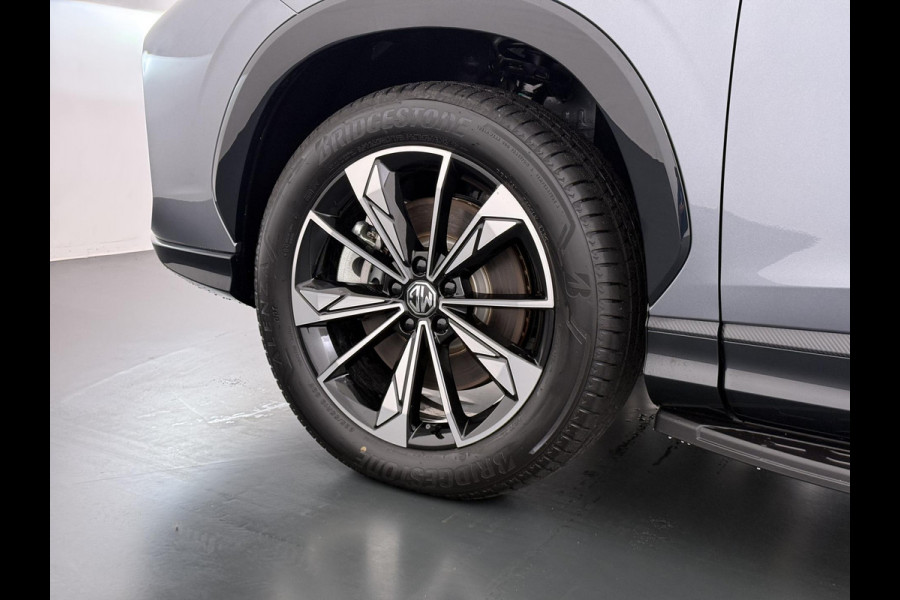 MG MG HS PHEV 1.5 Luxury VAN: € 39.900- VOOR: € 33.330,- UW HERFSTVOORDEEL: € 6.470| PLUG-IN HYBRIDE | 272 PK | NIEUWE AUTO | >1.000 KM TOTAAL BEREIK | 1E REGISTRATIE 03-2026 | 360° CAMERA | ELEKTRISCHE ACHTERKLEP | 7 JAAR MG GARANTIE T/M 2033 | APPLE CARPLAY | ANDROID AUTO | S