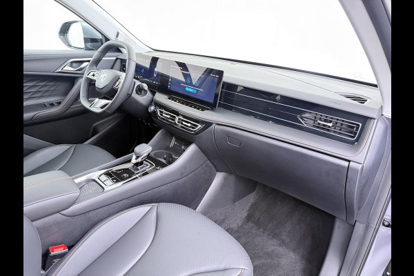 MG MG HS PHEV 1.5 Luxury VAN: € 39.900- VOOR: € 33.330,- UW HERFSTVOORDEEL: € 6.470| PLUG-IN HYBRIDE | 272 PK | NIEUWE AUTO | >1.000 KM TOTAAL BEREIK | 1E REGISTRATIE 03-2026 | 360° CAMERA | ELEKTRISCHE ACHTERKLEP | 7 JAAR MG GARANTIE T/M 2033 | APPLE CARPLAY | ANDROID AUTO | S