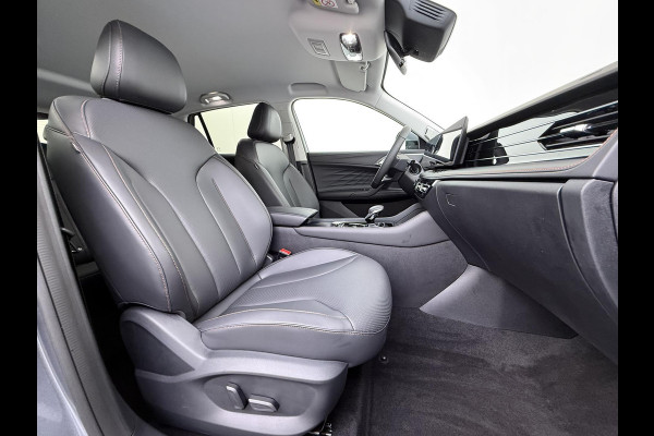 MG MG HS PHEV 1.5 Luxury VAN: € 39.900- VOOR: € 33.330,- UW HERFSTVOORDEEL: € 6.470| PLUG-IN HYBRIDE | 272 PK | NIEUWE AUTO | >1.000 KM TOTAAL BEREIK | 1E REGISTRATIE 03-2026 | 360° CAMERA | ELEKTRISCHE ACHTERKLEP | 7 JAAR MG GARANTIE T/M 2033 | APPLE CARPLAY | ANDROID AUTO | S