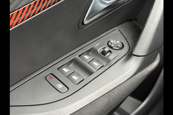 Peugeot 2008 1.2 PureTech Allure | Camera | Carplay | Stoelverwarming