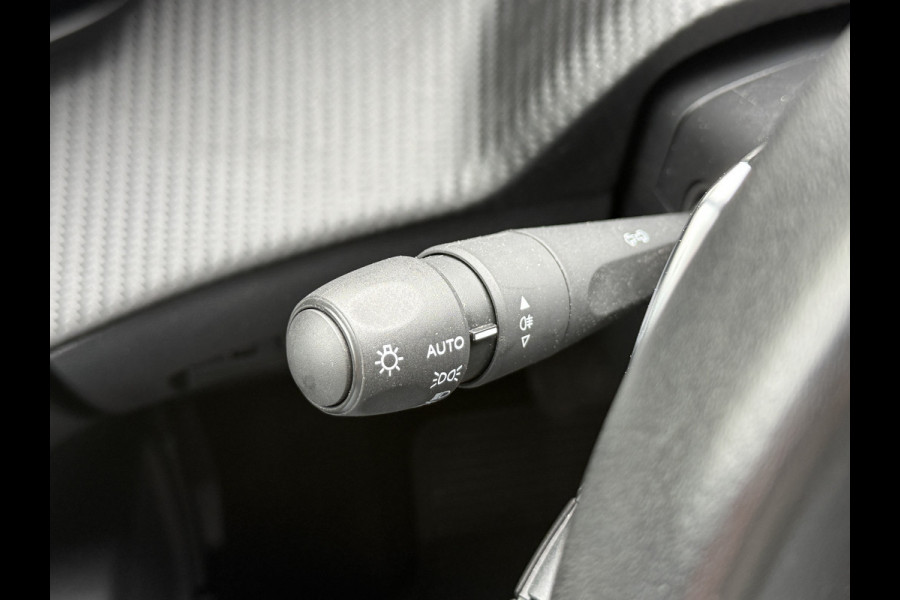Peugeot 2008 1.2 PureTech Allure | Camera | Carplay | Stoelverwarming