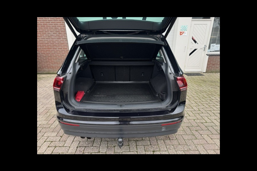 Volkswagen Tiguan 1.4 TSI ACT Business-Trekhaak-DealerOnderHouden-Leder-Carplay-Camera-Stoelverwarming-Climate-Cruise-NAP