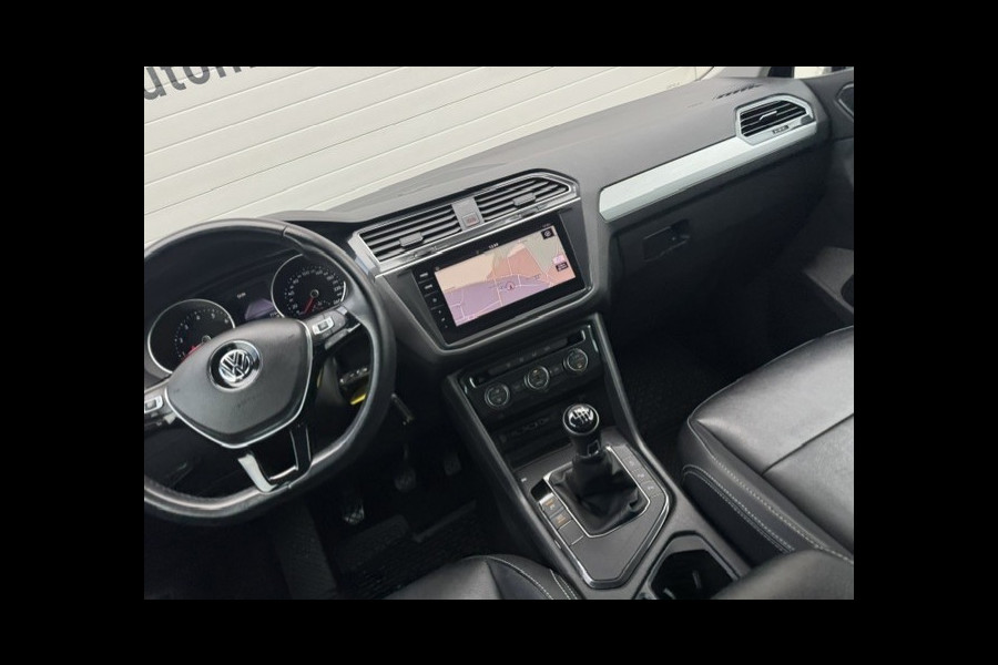 Volkswagen Tiguan 1.4 TSI ACT Business-Trekhaak-DealerOnderHouden-Leder-Carplay-Camera-Stoelverwarming-Climate-Cruise-NAP