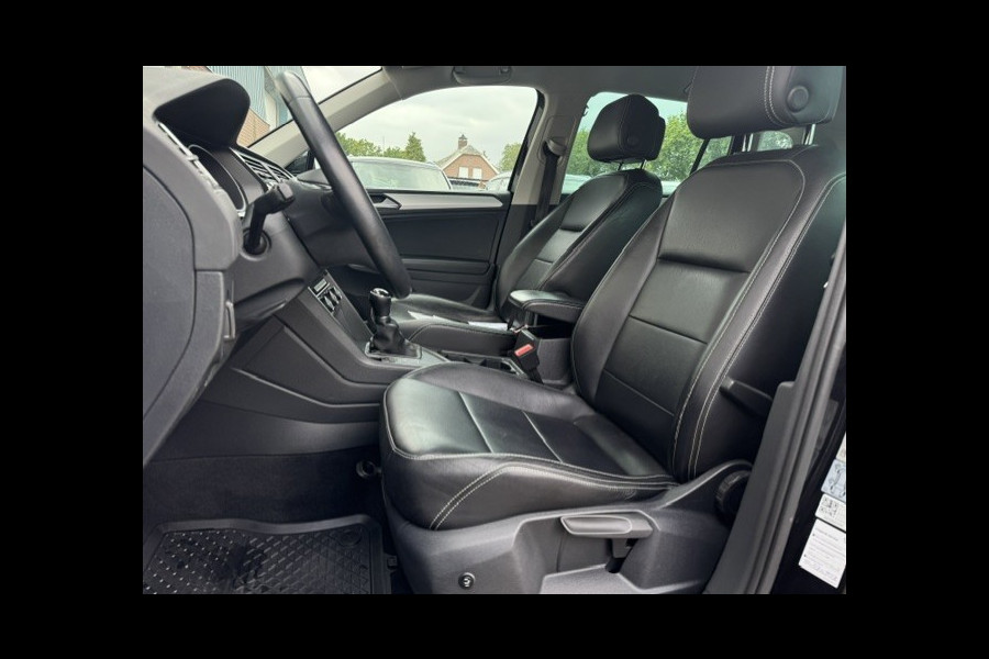 Volkswagen Tiguan 1.4 TSI ACT Business-Trekhaak-DealerOnderHouden-Leder-Carplay-Camera-Stoelverwarming-Climate-Cruise-NAP