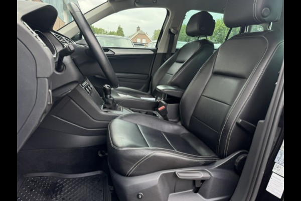 Volkswagen Tiguan 1.4 TSI ACT Business-Trekhaak-DealerOnderHouden-Leder-Carplay-Camera-Stoelverwarming-Climate-Cruise-NAP