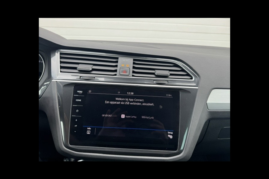 Volkswagen Tiguan 1.4 TSI ACT Business-Trekhaak-DealerOnderHouden-Leder-Carplay-Camera-Stoelverwarming-Climate-Cruise-NAP
