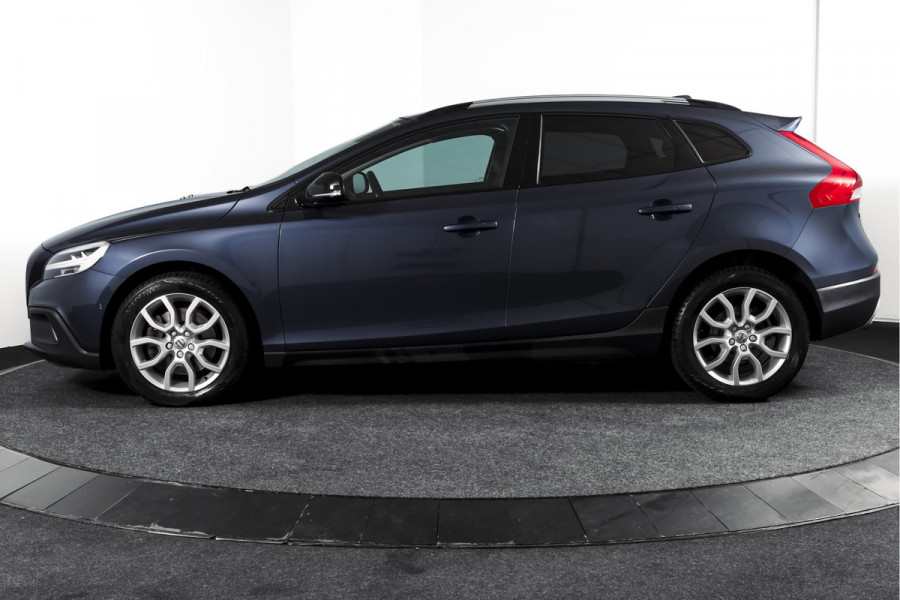Volvo V40 Cross Country 1.5 T3 150 PK Polar+ Luxury - Automaat Orig. NL | Panodak | Adapt. Cruise | Harman/Kardon | Stoelverw. | Standkachel | PDC | Camera | NAV | ECC | Afn.Trekhaak | LM 17" |