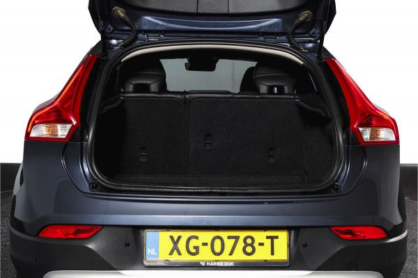 Volvo V40 Cross Country 1.5 T3 150 PK Polar+ Luxury - Automaat Orig. NL | Panodak | Adapt. Cruise | Harman/Kardon | Stoelverw. | Standkachel | PDC | Camera | NAV | ECC | Afn.Trekhaak | LM 17" |