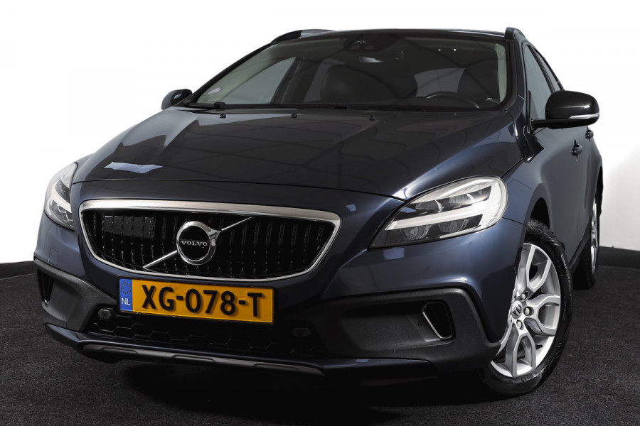 Volvo V40 Cross Country 1.5 T3 150 PK Polar+ Luxury - Automaat Orig. NL | Panodak | Adapt. Cruise | Harman/Kardon | Stoelverw. | Standkachel | PDC | Camera | NAV | ECC | Afn.Trekhaak | LM 17" |
