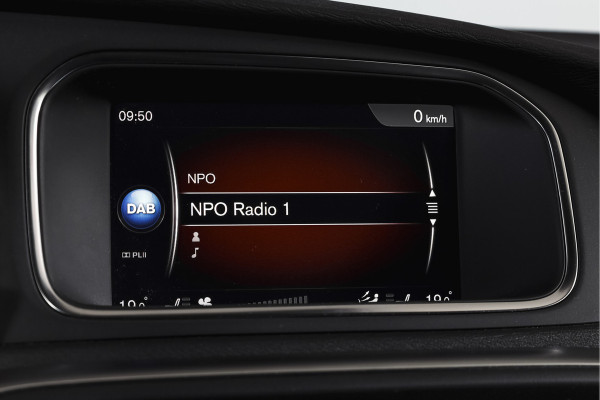 Volvo V40 Cross Country 1.5 T3 150 PK Polar+ Luxury - Automaat Orig. NL | Panodak | Adapt. Cruise | Harman/Kardon | Stoelverw. | Standkachel | PDC | Camera | NAV | ECC | Afn.Trekhaak | LM 17" |