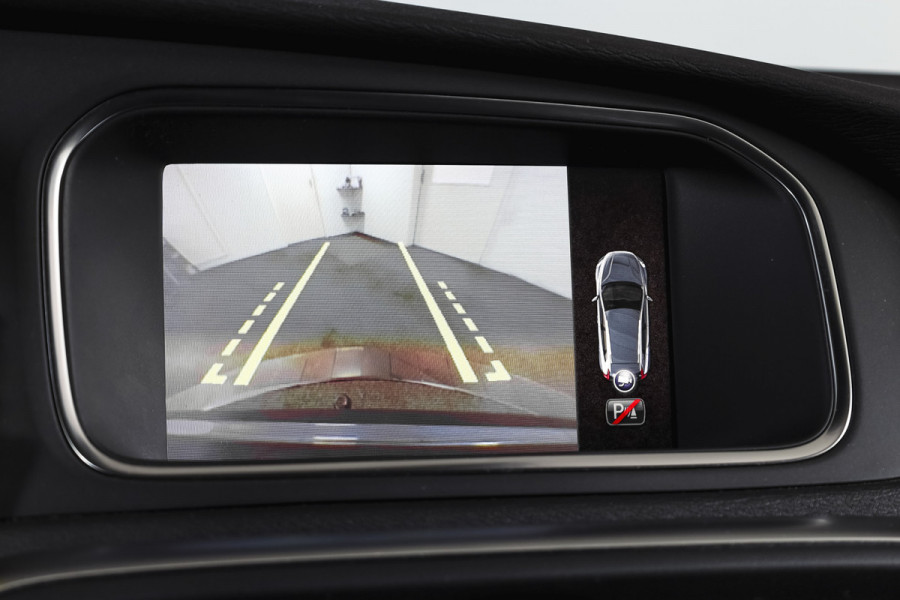 Volvo V40 Cross Country 1.5 T3 150 PK Polar+ Luxury - Automaat Orig. NL | Panodak | Adapt. Cruise | Harman/Kardon | Stoelverw. | Standkachel | PDC | Camera | NAV | ECC | Afn.Trekhaak | LM 17" |