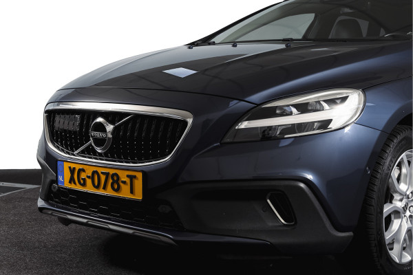 Volvo V40 Cross Country 1.5 T3 150 PK Polar+ Luxury - Automaat Orig. NL | Panodak | Adapt. Cruise | Harman/Kardon | Stoelverw. | Standkachel | PDC | Camera | NAV | ECC | Afn.Trekhaak | LM 17" |