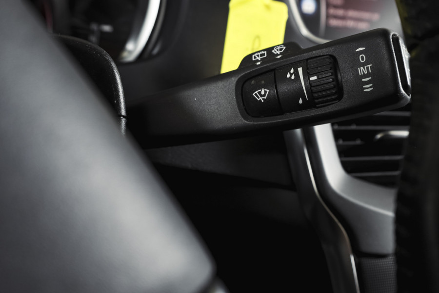 Volvo V40 Cross Country 1.5 T3 150 PK Polar+ Luxury - Automaat Orig. NL | Panodak | Adapt. Cruise | Harman/Kardon | Stoelverw. | Standkachel | PDC | Camera | NAV | ECC | Afn.Trekhaak | LM 17" |