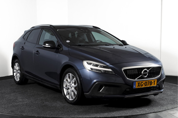 Volvo V40 Cross Country 1.5 T3 150 PK Polar+ Luxury - Automaat Orig. NL | Panodak | Adapt. Cruise | Harman/Kardon | Stoelverw. | Standkachel | PDC | Camera | NAV | ECC | Afn.Trekhaak | LM 17" |