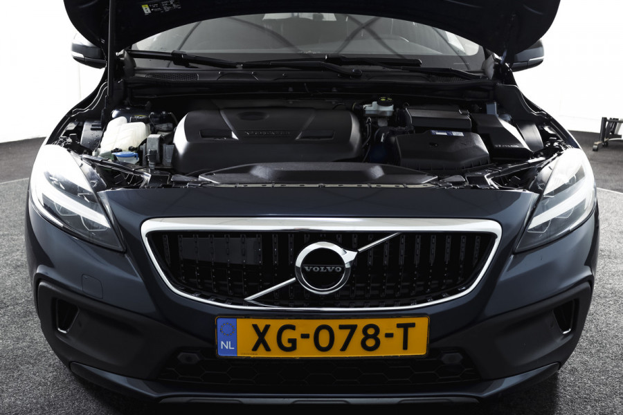 Volvo V40 Cross Country 1.5 T3 150 PK Polar+ Luxury - Automaat Orig. NL | Panodak | Adapt. Cruise | Harman/Kardon | Stoelverw. | Standkachel | PDC | Camera | NAV | ECC | Afn.Trekhaak | LM 17" |