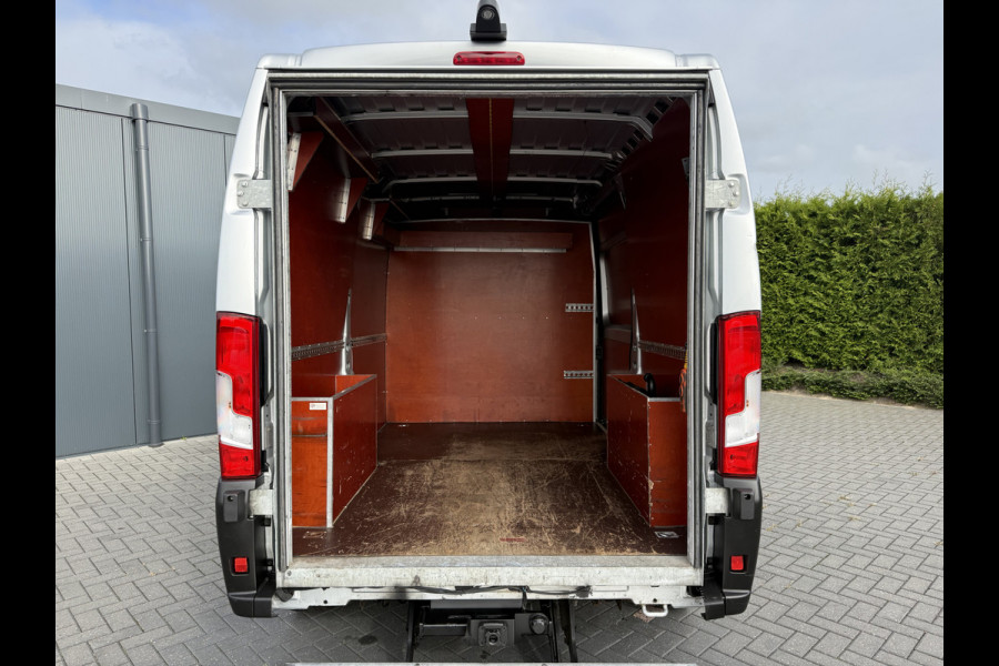 Fiat Ducato 2.3 MultiJet 161 PK AUTOMAAT / L2H2 / DHOLLANDIA LAADKLEP / AFNEEMBARE 3 TONS TREKHAAK / CAMERA / CRUISE / ECC