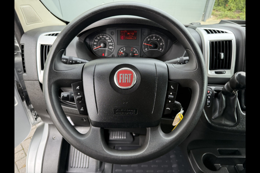 Fiat Ducato 2.3 MultiJet 161 PK AUTOMAAT / L2H2 / DHOLLANDIA LAADKLEP / AFNEEMBARE 3 TONS TREKHAAK / CAMERA / CRUISE / ECC