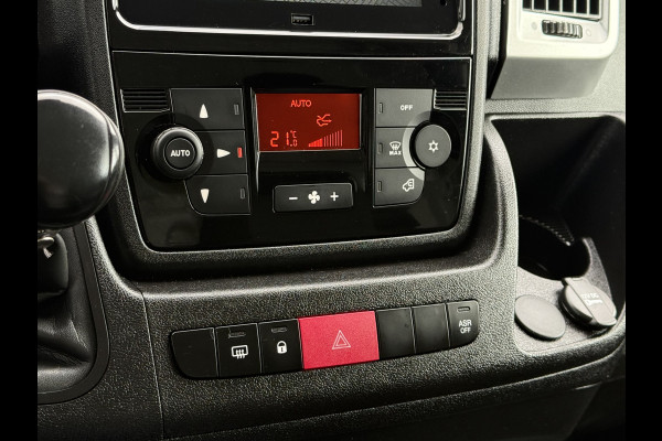 Fiat Ducato 2.3 MultiJet 161 PK AUTOMAAT / L2H2 / DHOLLANDIA LAADKLEP / AFNEEMBARE 3 TONS TREKHAAK / CAMERA / CRUISE / ECC