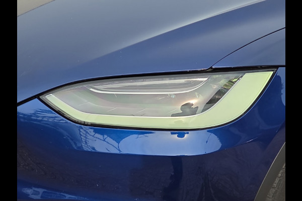 Tesla Model X 75D Base 7p.
